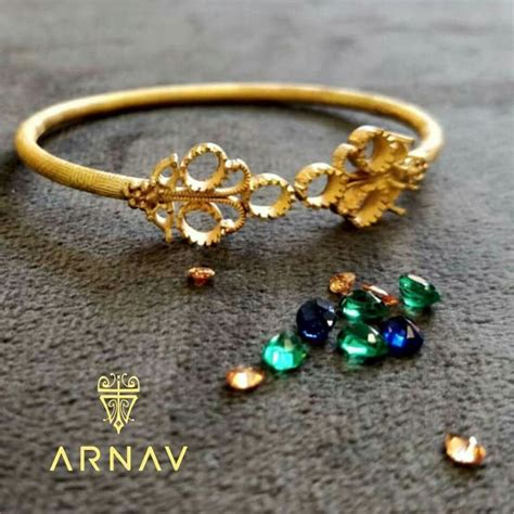 Pin de padmaja em arnav jewelry