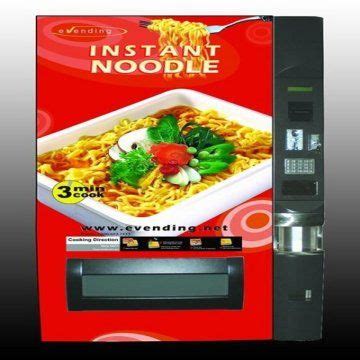 Hot Instant Noodles Soup Vending Machine With Hot Water Mechanism