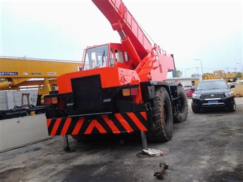 25T Kato Rough Terrain Crane KR25H E