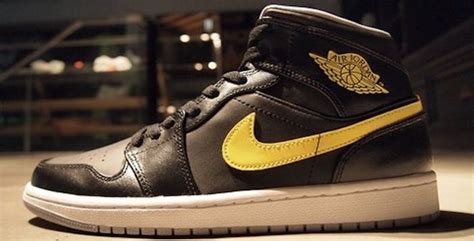 Air Jordan 1 Mid Black/Gold | Nice Kicks