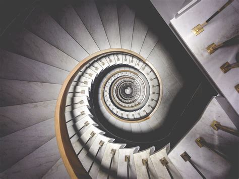 banco de imagens luz arquitetura roda espiral escadaria teto