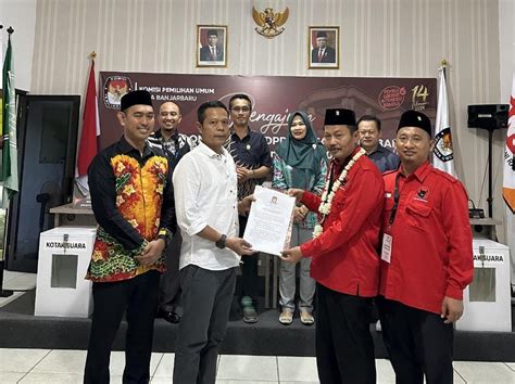 PDI Perjuangan Banjarbaru Daftarkan Bacaleg Wartono 44 Persen