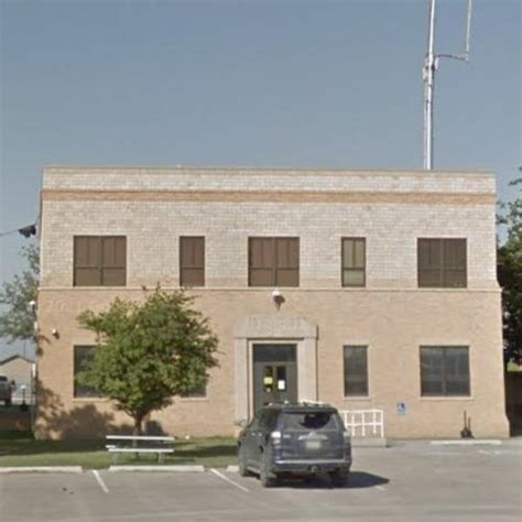 Loving County Courthouse in Mentone, TX - Virtual Globetrotting