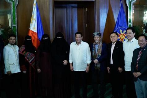 Duterte, Misuari meet to discuss 'peace committee' │ GMA News Online