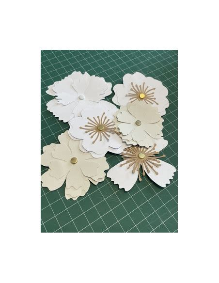 Fleur en papier découpe