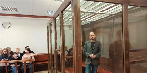 Russian Court Sentences Putin Critic Vladimir Kara Murza To 25 Years