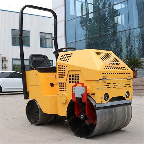 Self Propelled Steel Wheel Double Drum 800kg Ride On Vibratory Road