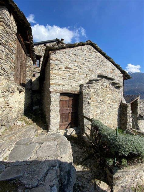 In Vendita Rustico Casale Centro Abitato Pianazzola Pianazzola