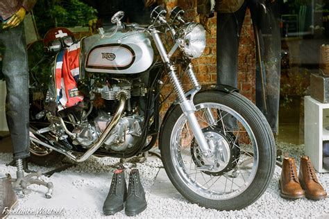 Single frame… Shop window Triton – Freelance Wastrel