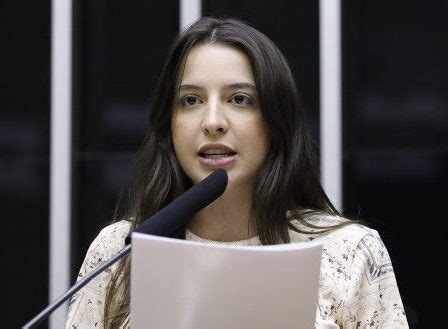 Câmara aprova projeto que inclui o Sistema Nacional de Adoção e