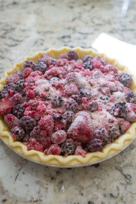 Mixed Berry Pie With Streusel Artofit