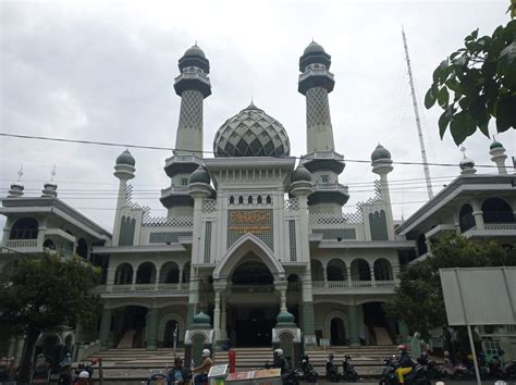 Sejarah Masjid Agung Jami' Kota Malang yang Dibangun dengan Arsitektur ...