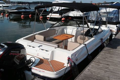 Bayliner Vr4 „karol” Centrum Nautica