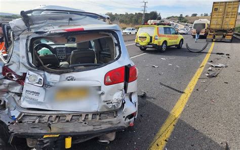 Hombre Israelí Muerto Tras Choque De Un Camión Con Su Auto Aparcado