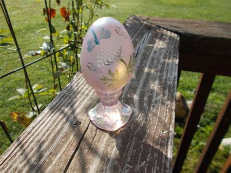 Vintage Fenton Glass Hand Painted Glass Egg By Mjmatticfines Fenton Glass Glass Glass Ceramic