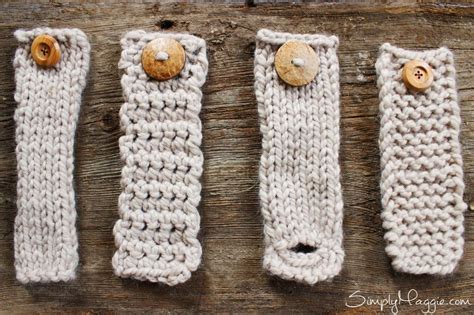 Button Cuff DIY for Stylish Infinity Scarves | simplymaggie.com