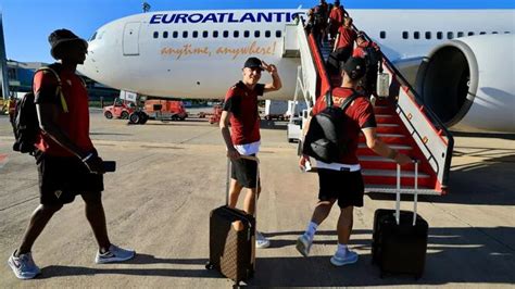 Aterriza De Emergencia En El Aeropuerto De Sevilla El Avión Que Llevaba Al Cádiz Cf A El Salvador