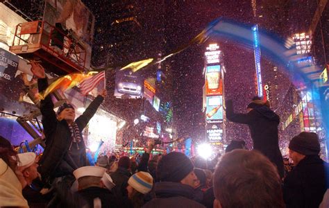 New Year's Eve: Times Square ball drop history in photos - Business Insider