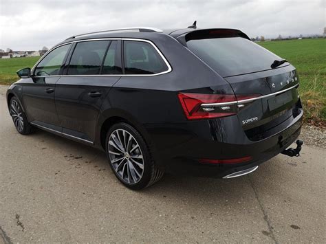 Skoda Superb Combi 20tdi Landk Neues Modell 4x4 Dsg Ahk Standh Pano