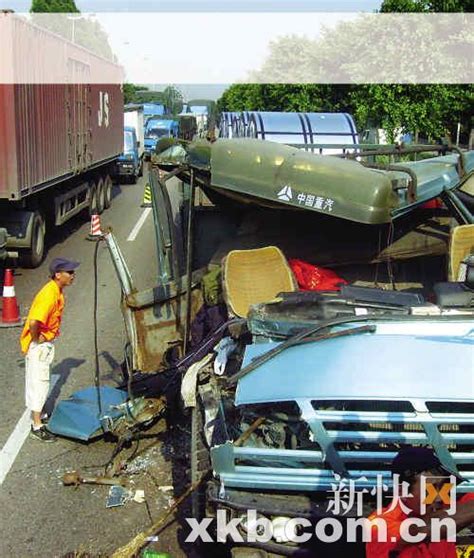 一日两车祸广园路大塞车 新闻中心 新浪网