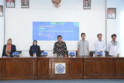 Dekan Fukis Iaim Sinjai Buka Kegiatan Data Security Talks Himkopis Uiad