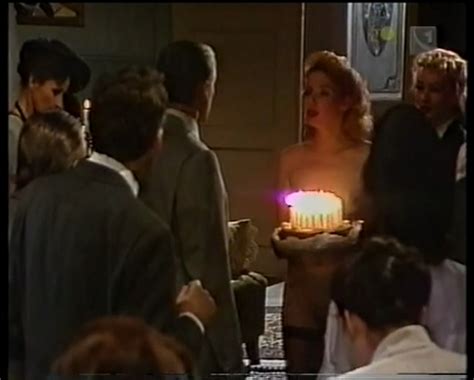 Naked Zdena Studenkova in Rozprávky z Hollywoodu