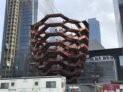 Thomas Heatherwick's 150-foot, climbable Vessel tops out in Hudson ...