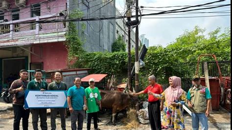 Kompas Gramedia Salurkan Hewan Kurban Ke Masyarakat Palmerah Jakbar