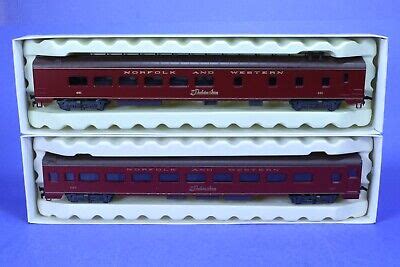 Set Of 2 Rivarossi HO Scale Norfolk Western 1930 Passenger Cars