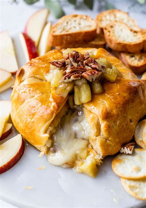 Baked Brie En Croute With Apples And Pecans WellPlated Ethical