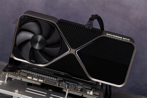 NVIDIA GeForce RTX 4090 Founders Edition創始版開箱搶先看 4Gamers