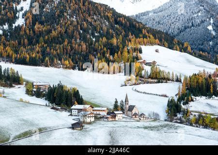 Herbstabend Santa Magdalena Ber Hmte Italien Dolomiten Dorf Blick Vor