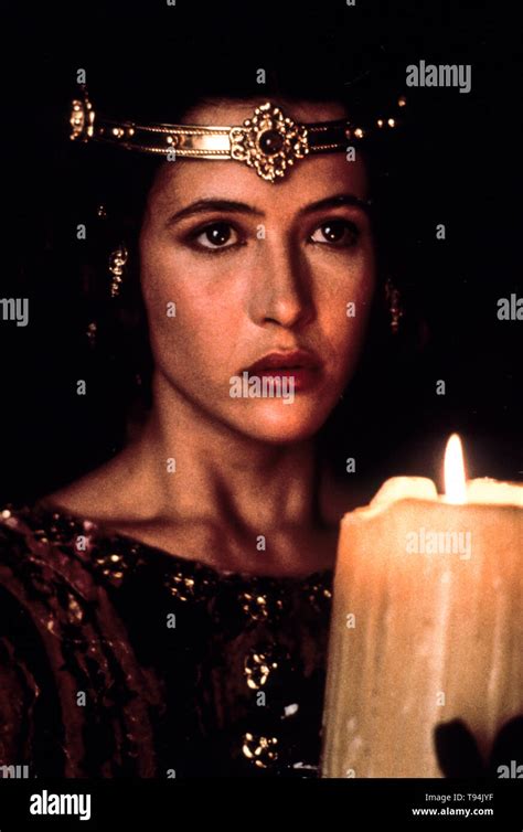 Sophie marceau braveheart hi-res stock photography and images - Alamy