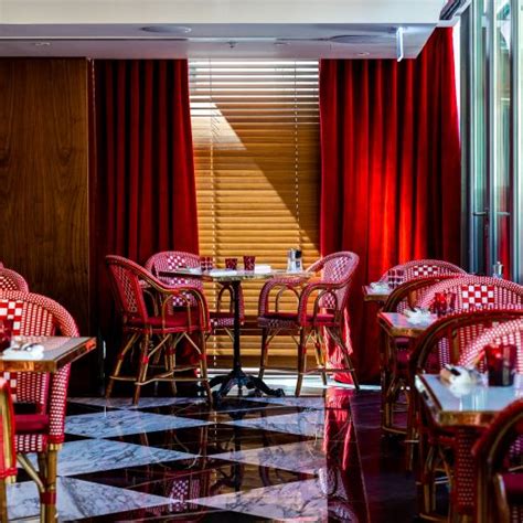 French Café in Downtown Dubai Le Café Fouquet s