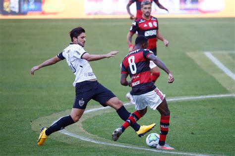 Igor Rabello explica exposição defensiva do Atlético MG e projeta