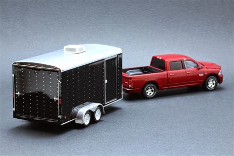 Diecast Hobbist 2014 Dodge Ram 1500 And Enclosed Car Hauler