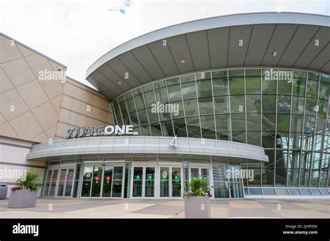 Square One Shopping Centre Mississauga Is The Largest Shopping Mall