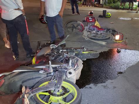 Motociclistas Se Impactan Contra Automóvil En La Colonia Jardines Del