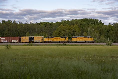 Up 1556 At Nickerson Mn Always Good To Find An Sd40 2 In Flickr