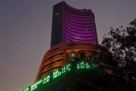 Sensex Nifty Scale Record Highs Despite Trade Disruption On Nse