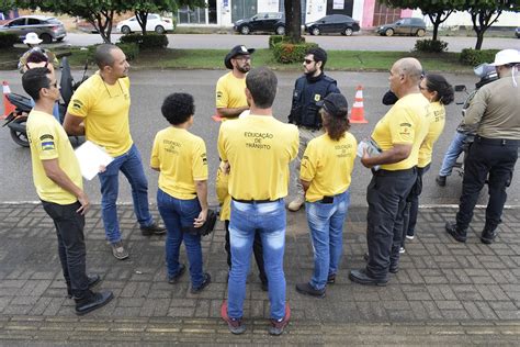 Tr Nsito Detran Realiza A O Educativa Na Opera O Rodovida Em