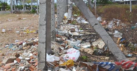 G Internauta Reclama De Ac Mulo De Lixo Em Terreno Baldio Em Aracaju