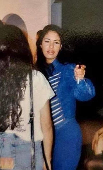 Pin En The Queen Selena 💜 ️💄👑🎤 En 2024 Selena Quintanilla Famosos Selena