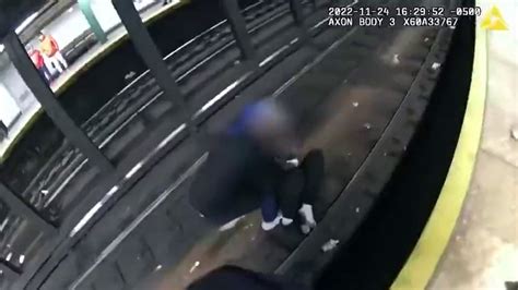 Nypd Officers Good Samaritan Save Man Who Fell Onto Subway Tracks From