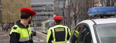 La Polic A Municipal De Bilbao Pone En Marcha Una Campa A Para Vigilar