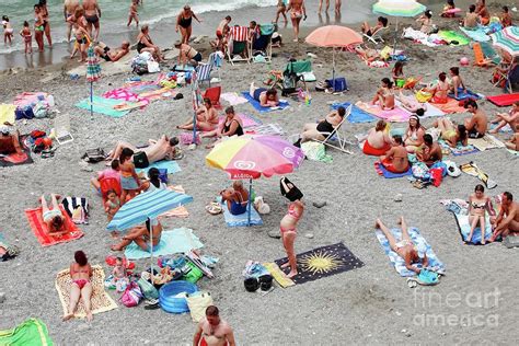 Busy Beach Photograph by Mauro Fermariello/science Photo Library - Pixels