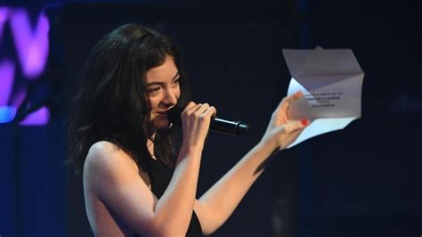 Lorde reveals 'thrilling' tour, new album | 7NEWS