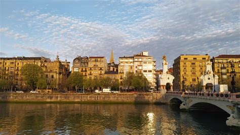 Urumea Ibaia Donostia Cielo Despejado Y Temperatura F Flickr