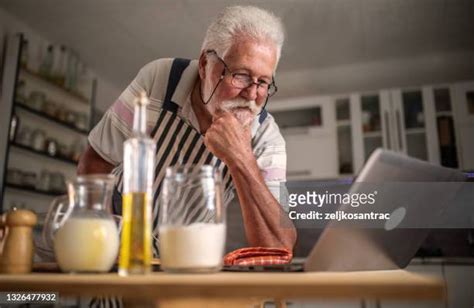 Man Flipping Pancake Photos And Premium High Res Pictures Getty Images