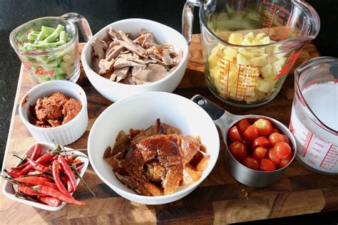 Gaeng Phed Ped Yang Roast Duck Thai Red Curry Recipe